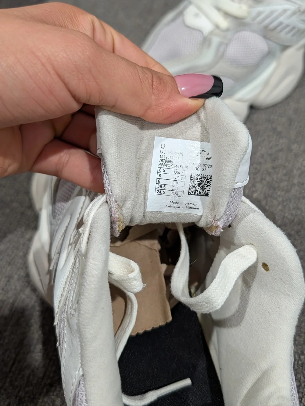 New Balance Women’s 9060